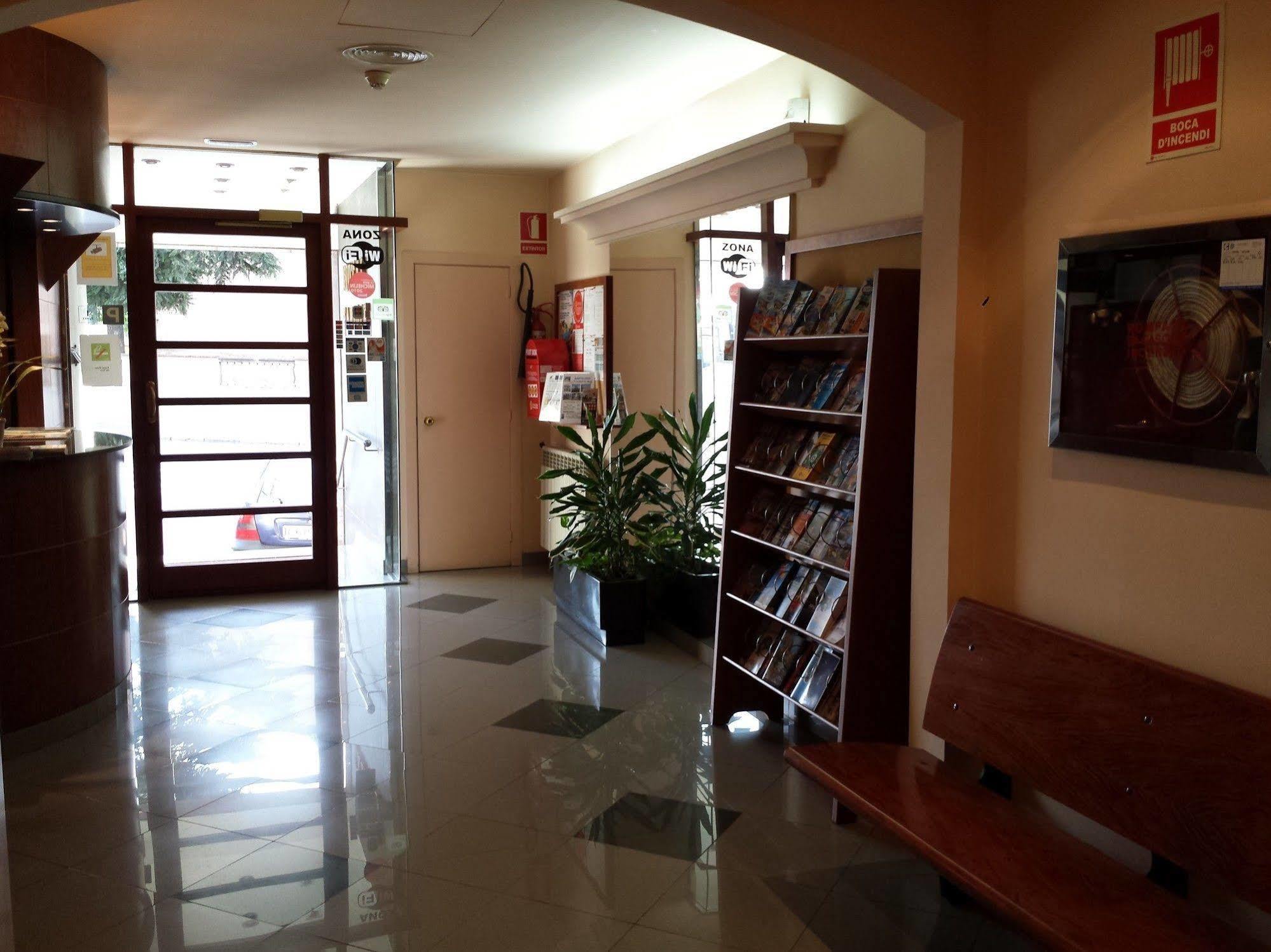 Hotel Sabiote Pineda de Mar Exterior photo